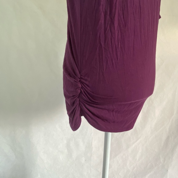 emerald cut out cold shoulder top - Picture 8 of 9